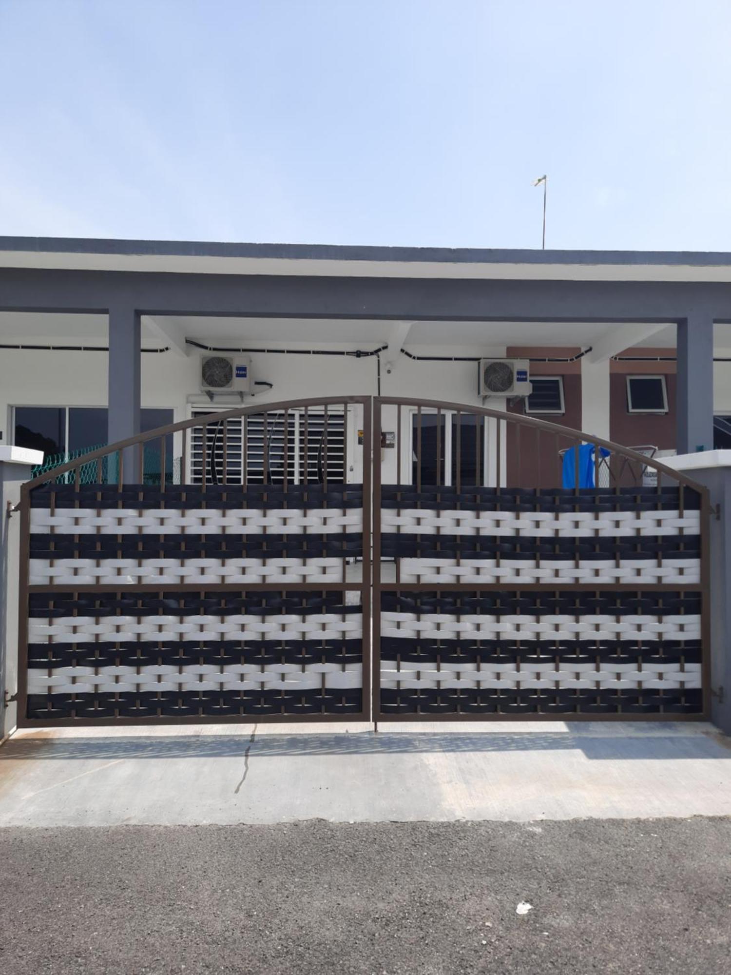 Fazlizasuite Homestay @ Teluk Kemang-Muslim Preferred Port Dickson Szoba fotó